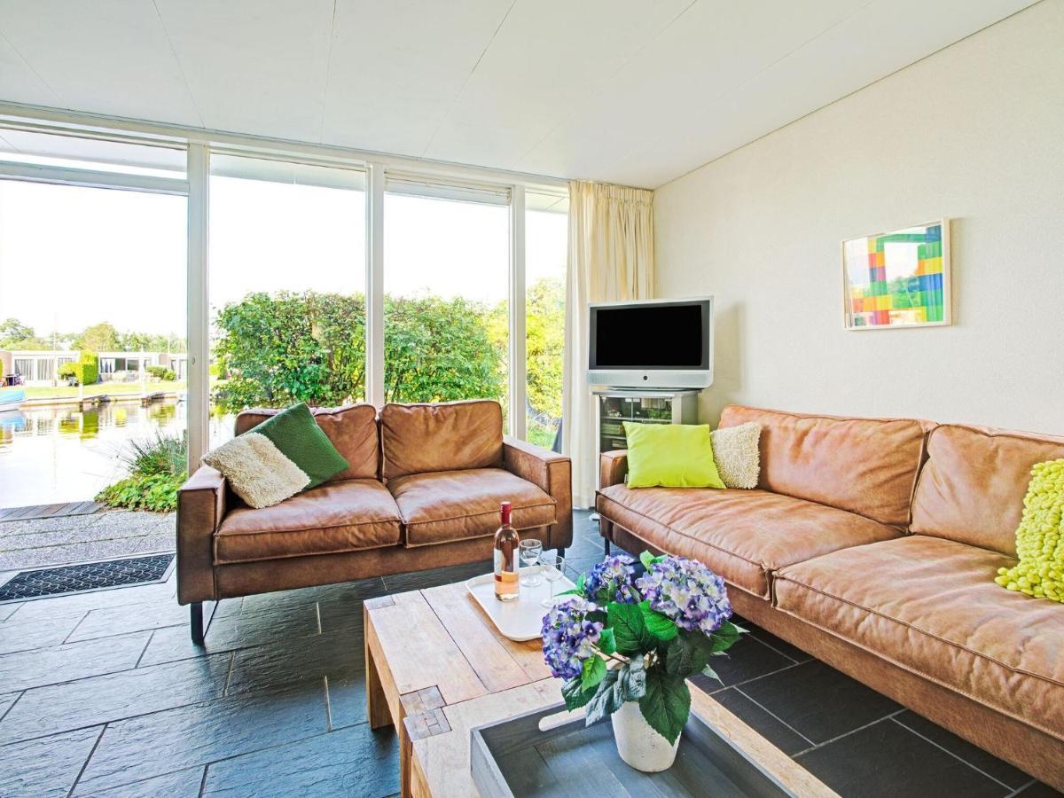 Waterfront Holiday Home With Jetty Boornzwaag over de Wielen Bagian luar foto