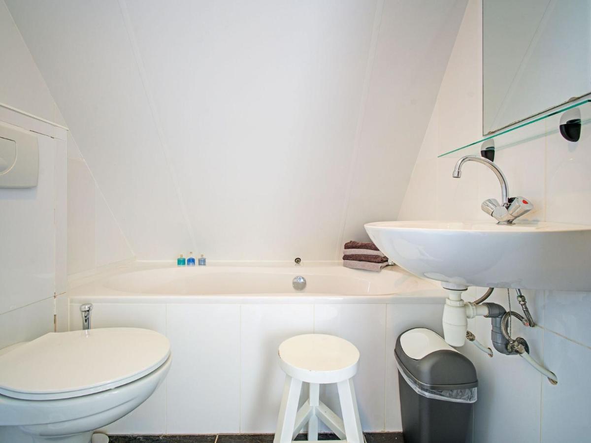 Waterfront Holiday Home With Jetty Boornzwaag over de Wielen Bagian luar foto